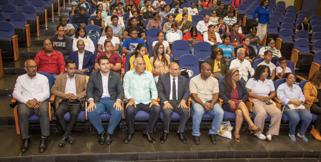 Libertravel reafirma su compromiso con la cultura y la academia en la UASD Recinto San Juan
