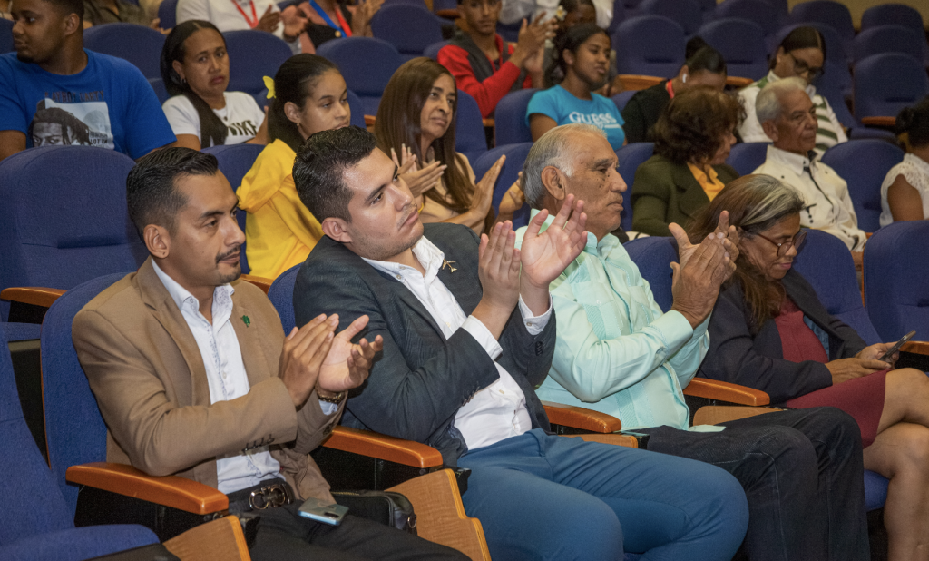 Libertravel reafirma su compromiso con la cultura y la academia en la UASD Recinto San Juan